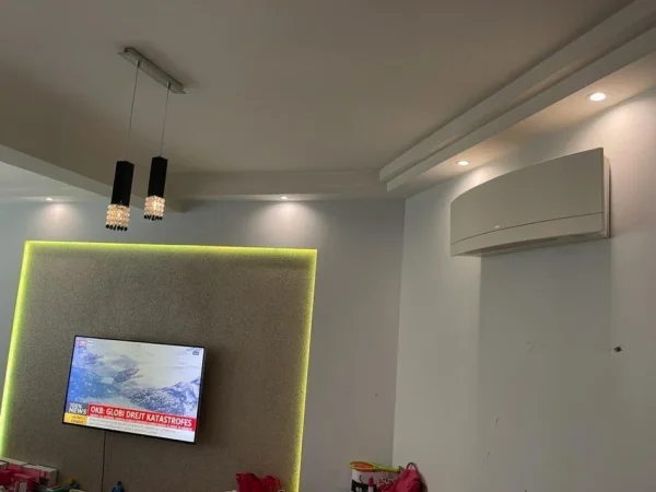 Tirane, shitet apartament 2+1 Kati 3, 128 m² 297.000 € (Myslym Shyr, te fusha e tenisit)