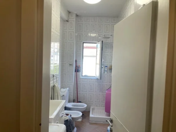 Tirane, shitet apartament 2+1 Kati 3, 128 m² 297.000 € (Myslym Shyr, te fusha e tenisit)