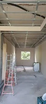 Ofrojmë punime gipsi dhe lyerje.