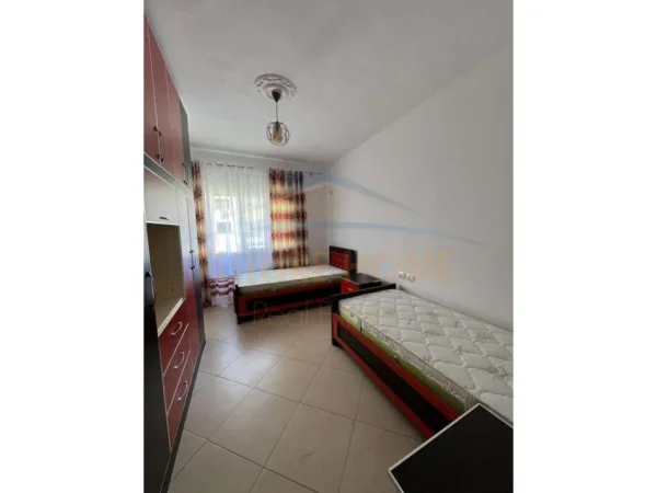 Tirane, jepet me qera apartament 2+1 Kati 6, 100 m² 450 € (Unaza e Re)