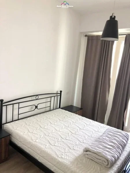 Tirane, jepet me qera apartament 1+1+Ballkon Kati 5, 60 m² 600 € (21 dhjetori)