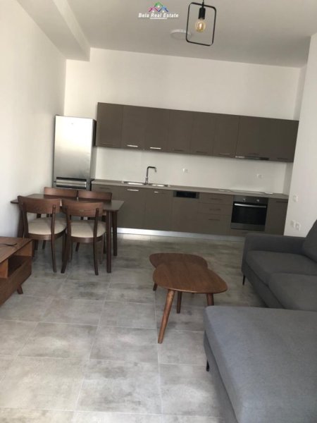 Tirane, jepet me qera apartament 1+1+Ballkon Kati 5, 60 m² 600 € (21 dhjetori)