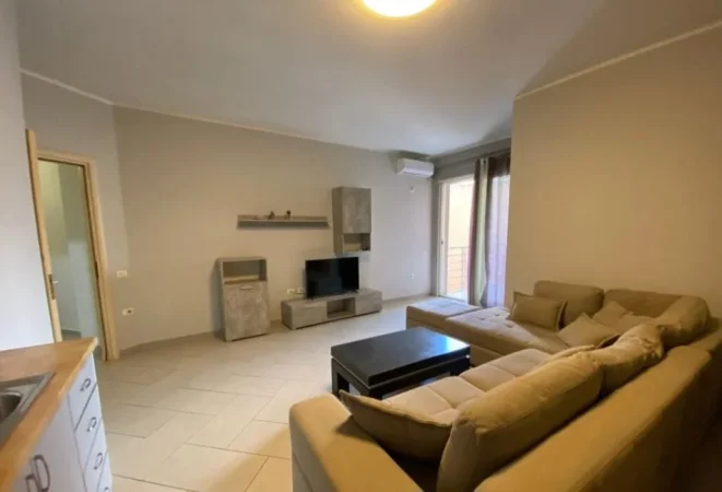 Tirane, jepet me qera apartament 1+1 Kati 2, 64 m² 420 € (Liqeni Thate)