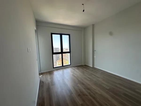 Tirane, jepet me qera dyqan Kati 7, 90 m² 500 € (kompleksi ARLIS)