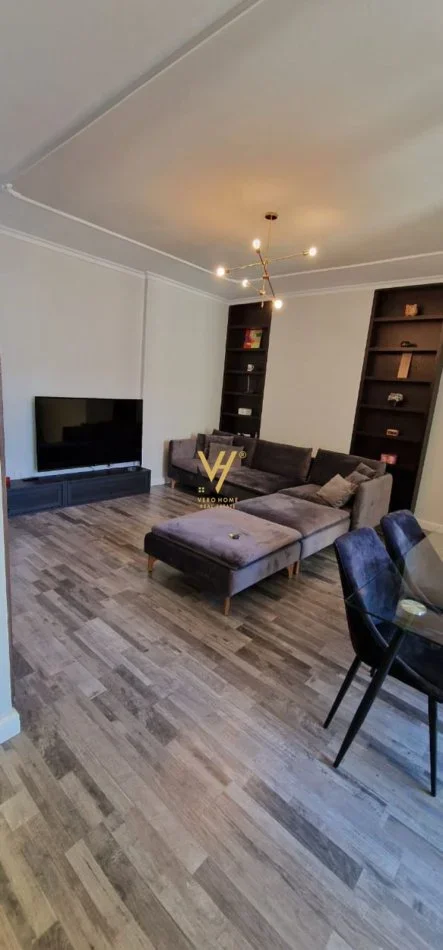 Tirane, shitet apartament 2+1+Ballkon Kati 4, 102 m² 210.000 € (KOPSHTI ZOOLOGJIK)
