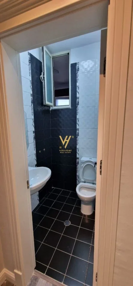 Tirane, shitet apartament 2+1+Ballkon Kati 4, 102 m² 210.000 € (KOPSHTI ZOOLOGJIK)