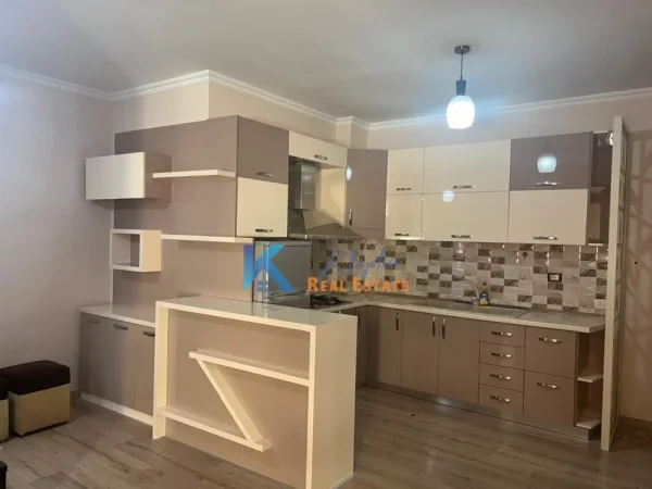 Tirane, jepet me qera apartament 2+1 Kati 6, 93 m² (Astir, afer Bar Bohem)