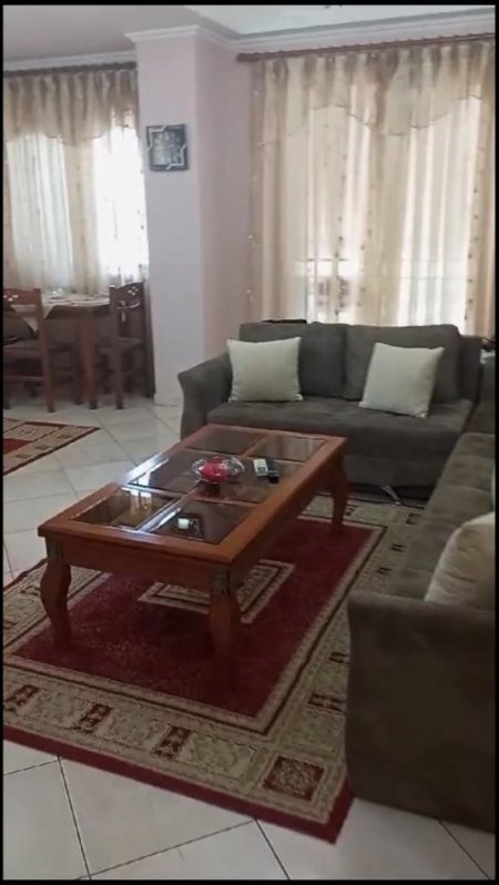 Tirane, jepet me qera apartament 1+1+Aneks+Ballkon Kati 2, 75 m² 490 € (Medreseja)
