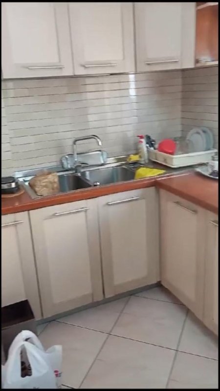 Tirane, jepet me qera apartament 1+1+Aneks+Ballkon Kati 2, 75 m² 490 € (Medreseja)