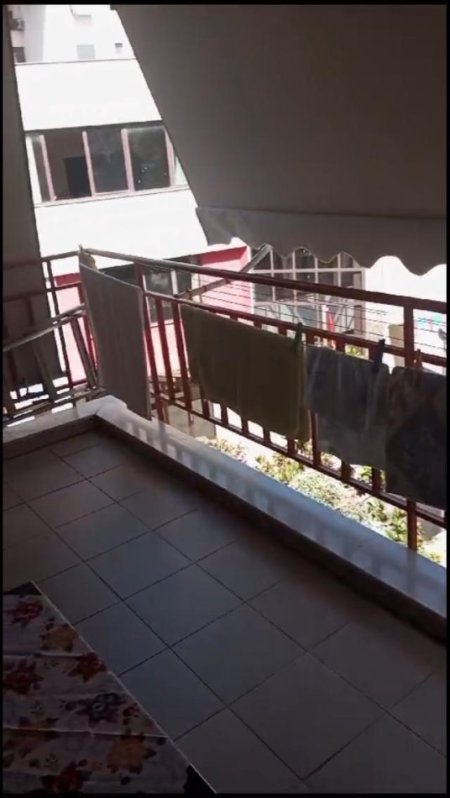 Tirane, jepet me qera apartament 1+1+Aneks+Ballkon Kati 2, 75 m² 490 € (Medreseja)