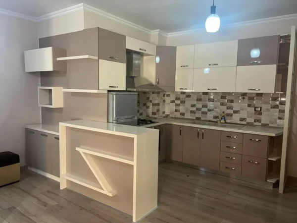 Tirane, jepet me qera apartament 2+1+Ballkon Kati 6, 93 m² 400 € (ASTIR BAR BOOHEM)