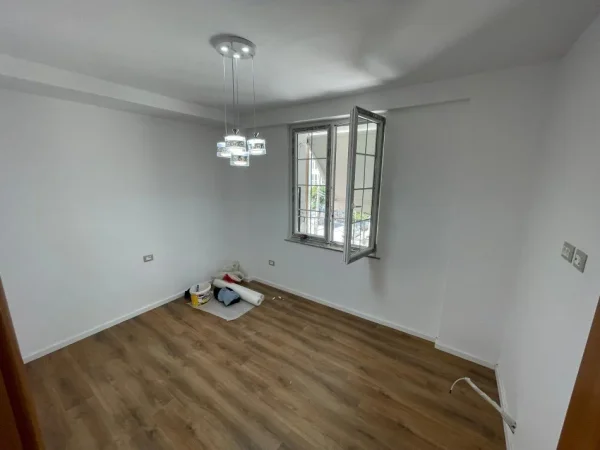 Tirane, shes apartament 2+1+Aneks+Ballkon Kati 3, 103 m² 178.000 € (Ish Stacioni Fundit Tirana E Re)