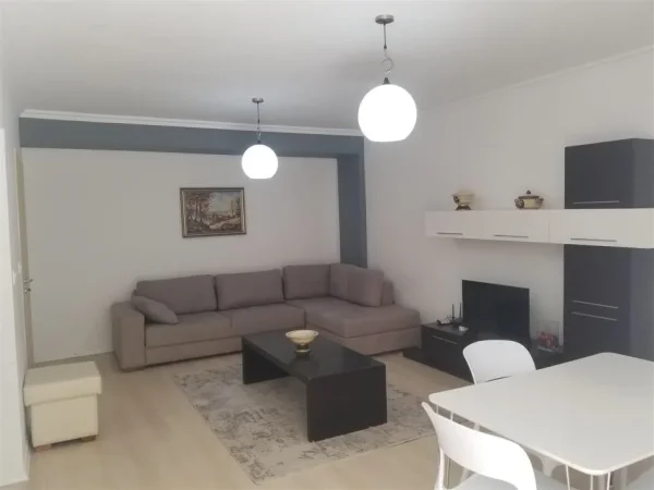 Tirane, jepet me qera apartament 2+1+Aneks+Ballkon Kati 3, 112 m² 800 € (BLLOK KAFE ROMA)