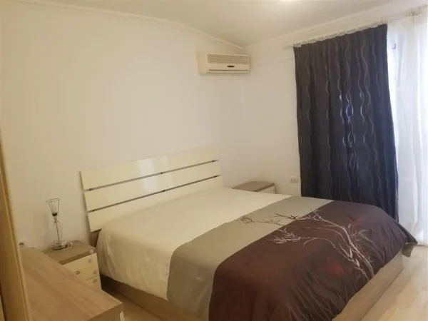 Tirane, jepet me qera apartament 2+1+Aneks+Ballkon Kati 3, 112 m² 800 € (BLLOK KAFE ROMA)