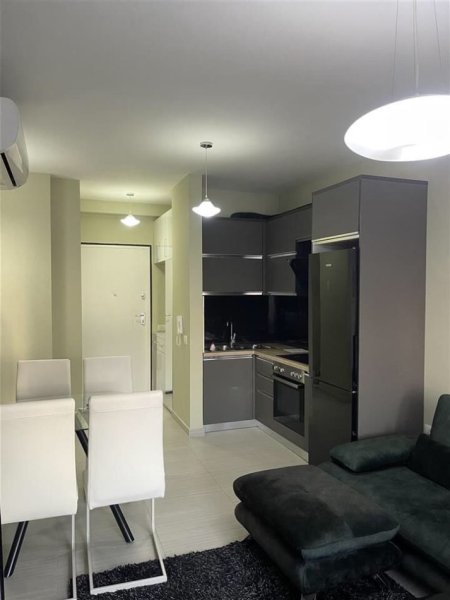 Tirane, jepet me qera apartament 1+1+Ballkon Kati 4, 58 m² 600 € (STADIUMI DINAMO)