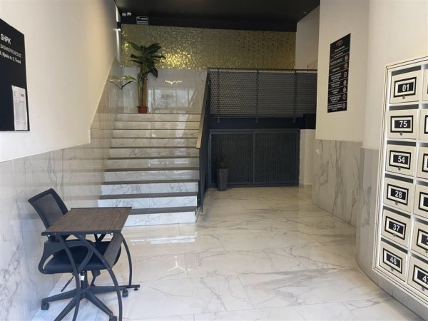 Tirane, jepet me qera apartament 1+1+Ballkon Kati 4, 58 m² 600 € (STADIUMI DINAMO)