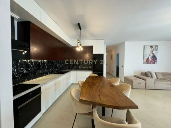 Tirane, shes apartament 2+1+2+POST PARKIMI , 120 m² 350.000 € (Qendra Tregtare TEG)