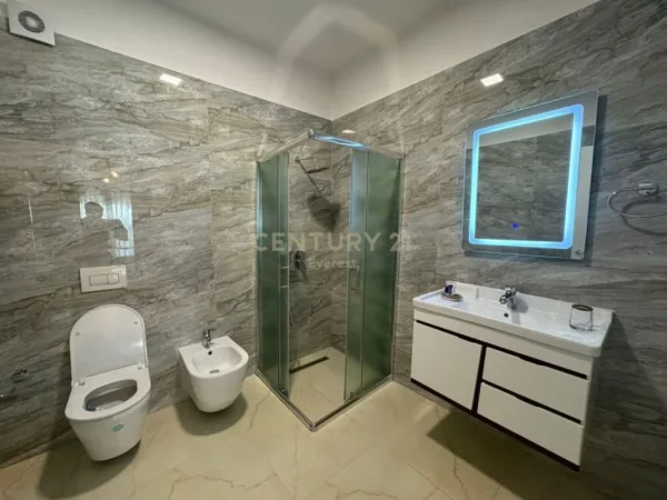 Tirane, shes apartament 2+1+2+POST PARKIMI , 120 m² 350.000 € (Qendra Tregtare TEG)