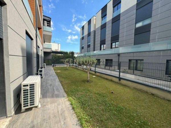 Tirane, shes apartament 2+1+2+POST PARKIMI , 120 m² 350.000 € (Qendra Tregtare TEG)