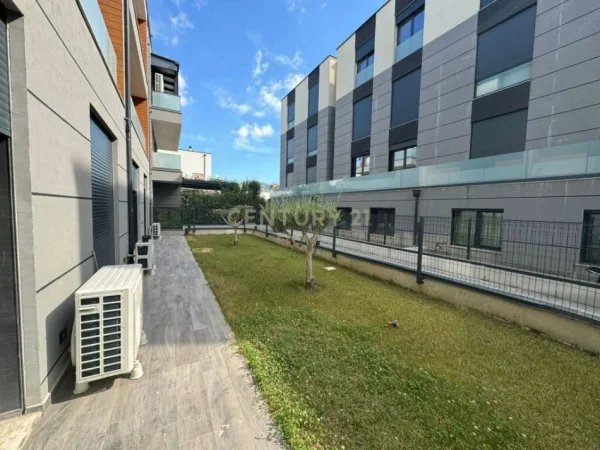 Tirane, shes apartament 2+1+2+POST PARKIMI , 120 m² 350.000 € (Qendra Tregtare TEG)