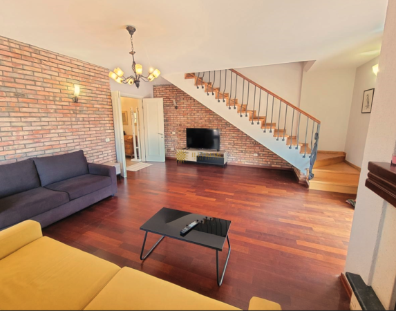 Tirane, jepet me qera apartament duplex Dublex Kati 6, 275 m² 1300 € (prane Fakultetit Juridik, Sheshi Willson.)
