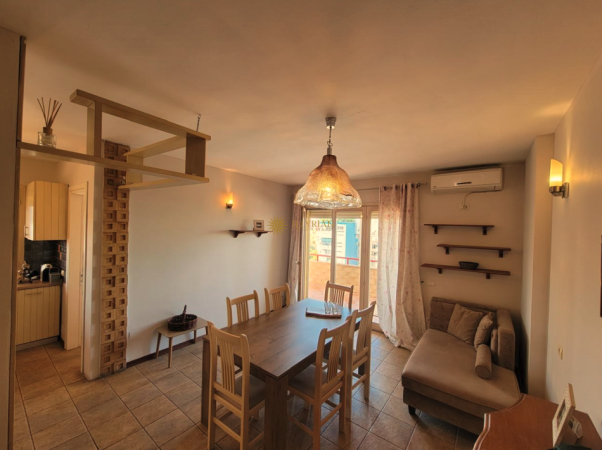Tirane, jepet me qera apartament duplex Dublex Kati 6, 275 m² 1300 € (prane Fakultetit Juridik, Sheshi Willson.)