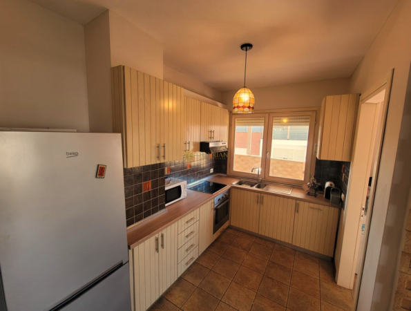 Tirane, jepet me qera apartament duplex Dublex Kati 6, 275 m² 1300 € (prane Fakultetit Juridik, Sheshi Willson.)