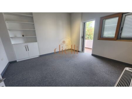 Tirane, jepet me qera Vile 3 Katshe Kati 4, 650 m² 