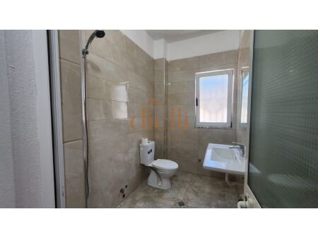 Tirane, jepet me qera Vile 3 Katshe Kati 4, 650 m² 