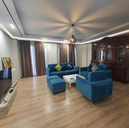 Tirane, jepet me qera apartament 2+1+Ballkon Kati 4, 110 m² 1.300 € (Rruga Kosovareve)