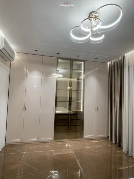 Tirane, jepet me qera apartament 1+1+Ballkon Kati 2, 70 m² 500 € (porcelan)