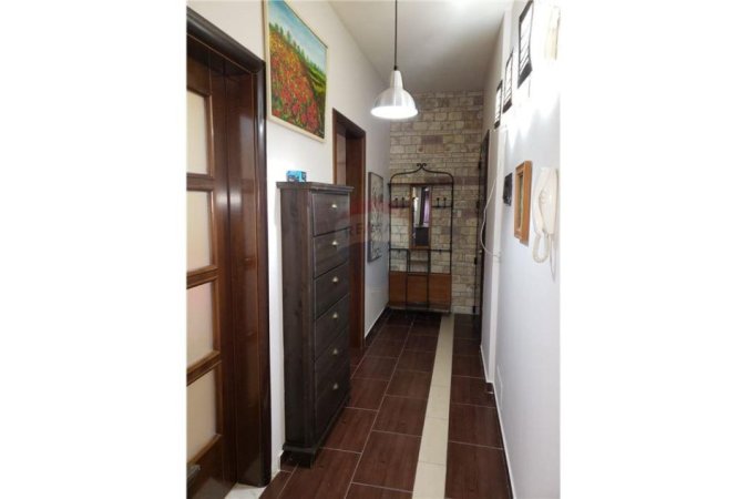 Tirane, jepet me qera apartament 1+1 Kati 3, 82 m² 550 € (Medar Shtylla)