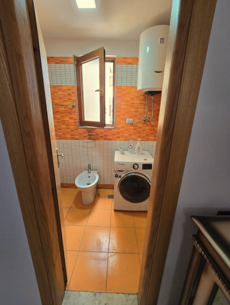 Tirane, shes apartament 3+1+Ballkon Kati 5, 141 m² 165.000 € (Astir)