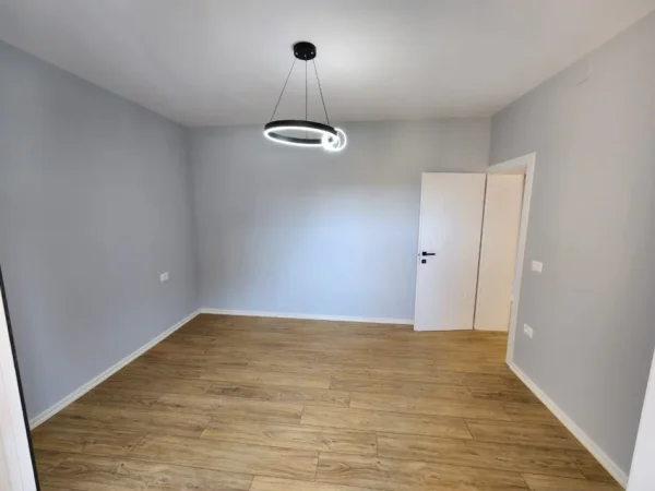 Tirane, shes apartament 2+1 , 80 m² 145.000 € (mine peza)