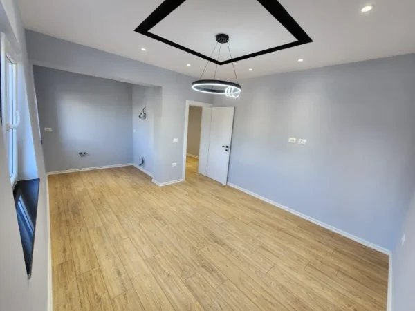 Tirane, shes apartament 2+1 , 80 m² 145.000 € (mine peza)