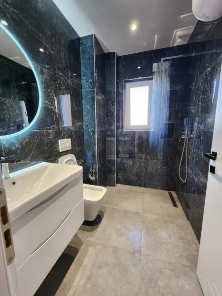 Tirane, shes apartament 2+1 , 80 m² 145.000 € (mine peza)