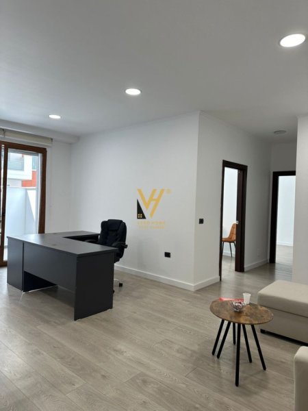 Tirane, jepet me qera zyre Kati 2, 102 m² 1.000 € (KOMPLEKSI DELIJORGJI)