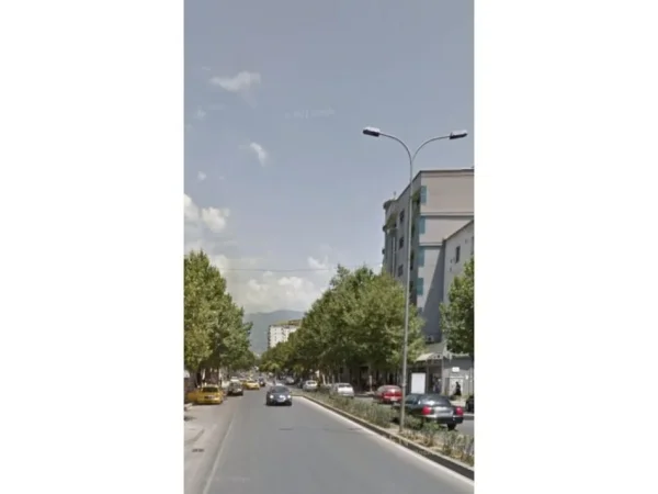 Tirane, shes ambjent biznesi Kati 0, 100 m² (Rruga Asim Vokshi Tirana, Albania)