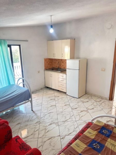 Shqiperi, jepet me qera garsonier 1+1 Kati 4, 45 m² 200 € (Haki shehu)