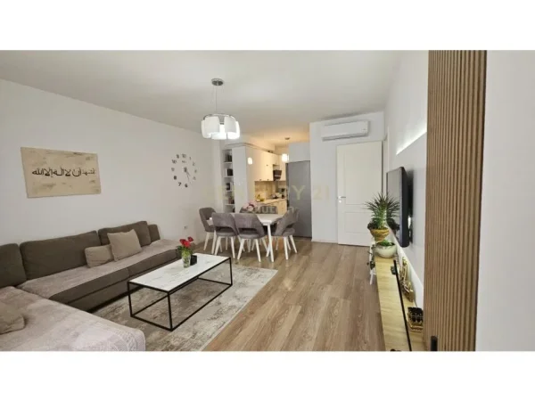Tirane, shes apartament 2+1+Aneks+Ballkon Kati 5, 105 m² 210.000 € (SIMA COM,Astiri)