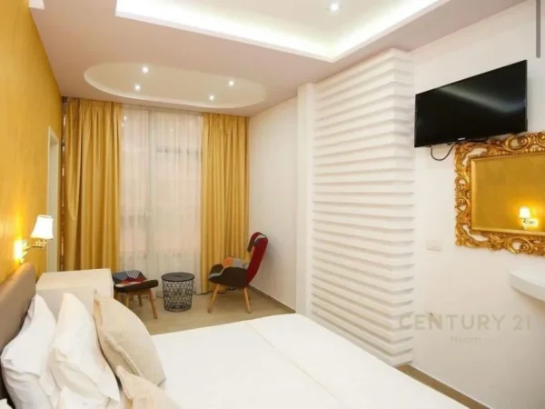 Vlore - Lungomare - Uji i Ftohte, shes hotel Kati 3, 800 m² 1.800.000 € (LUNGOMARE)