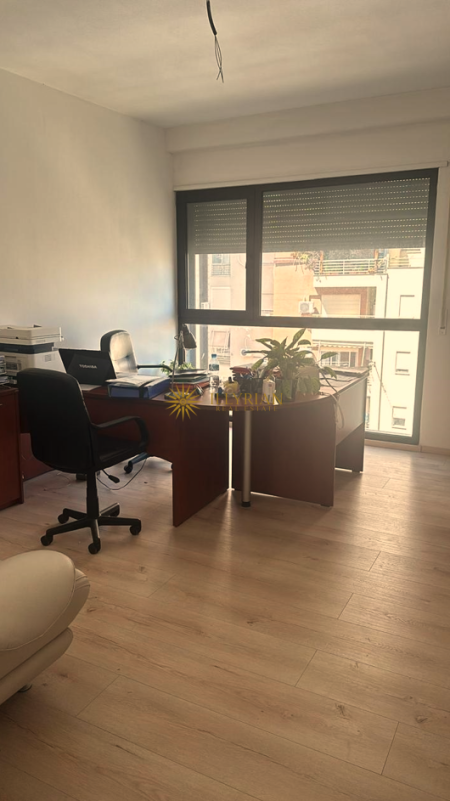 Tirane, jepet me qera apartament 2+1 Kati 6, 92 m² 750 € (Harry Fultz, Rruga Panorama, prane Rruges Jordan Misja.)