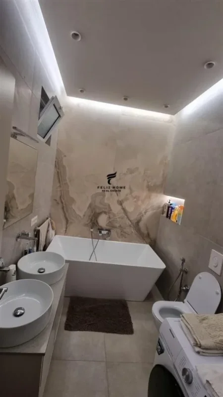 Tirane, shitet ambjent biznesi Kati 1, 100 m² 430.000 € (LIQENI ARTIFICIAL)