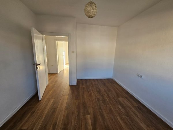 Tirane, jepet me qera apartament 2+1 Kati 4, 78 m² 400 € (Myslym Shyri)