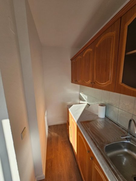 Tirane, jepet me qera apartament 2+1 Kati 4, 78 m² 400 € (Myslym Shyri)