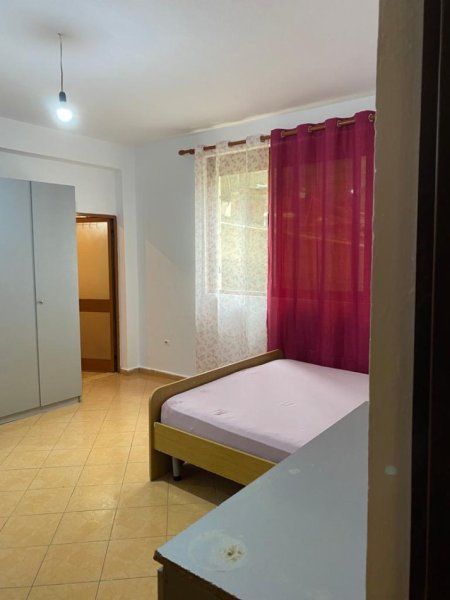 Tirane, jepet me qera garsonier 1+1 Kati 1, 37 m² 300 € (Qytet Studenti)