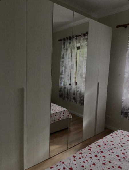 Tirane, jepet me qera apartament 1+1 Kati 2, 70 m² 450 € (Ish Restorant Durresit)