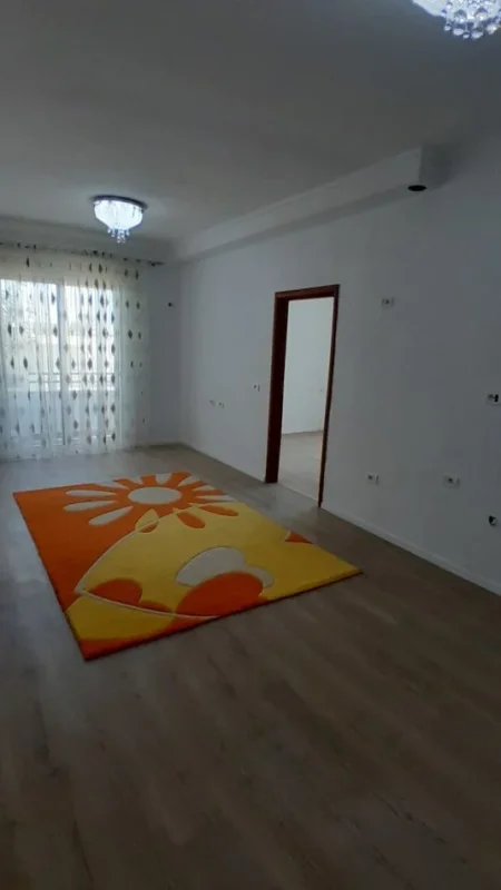 Tirane, Apartament  2+1 per shitje Kati 2, 96.000 € (Fresk)