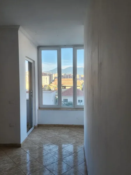 Tirane, shitet apartament 2+1 Kati 3, 102 m² 112.000 € (Yzberisht)