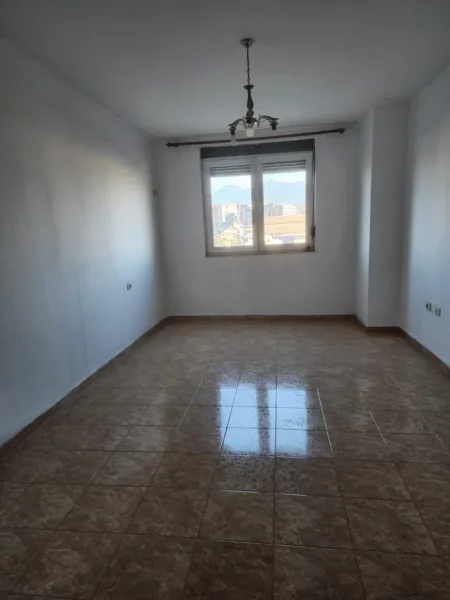 Tirane, shitet apartament 2+1 Kati 3, 102 m² 112.000 € (Yzberisht)